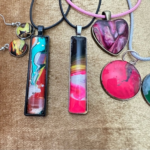 Pendant Necklaces Jewelry 8 Piece Lot OOAK HANDMADE Hand Painted signed 5517 - Picture 3 of 6